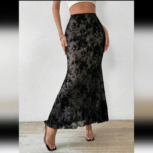 High-Waisted Floral Flocking Mesh Maxi Mermaid Skirt - Picture 2 of 7